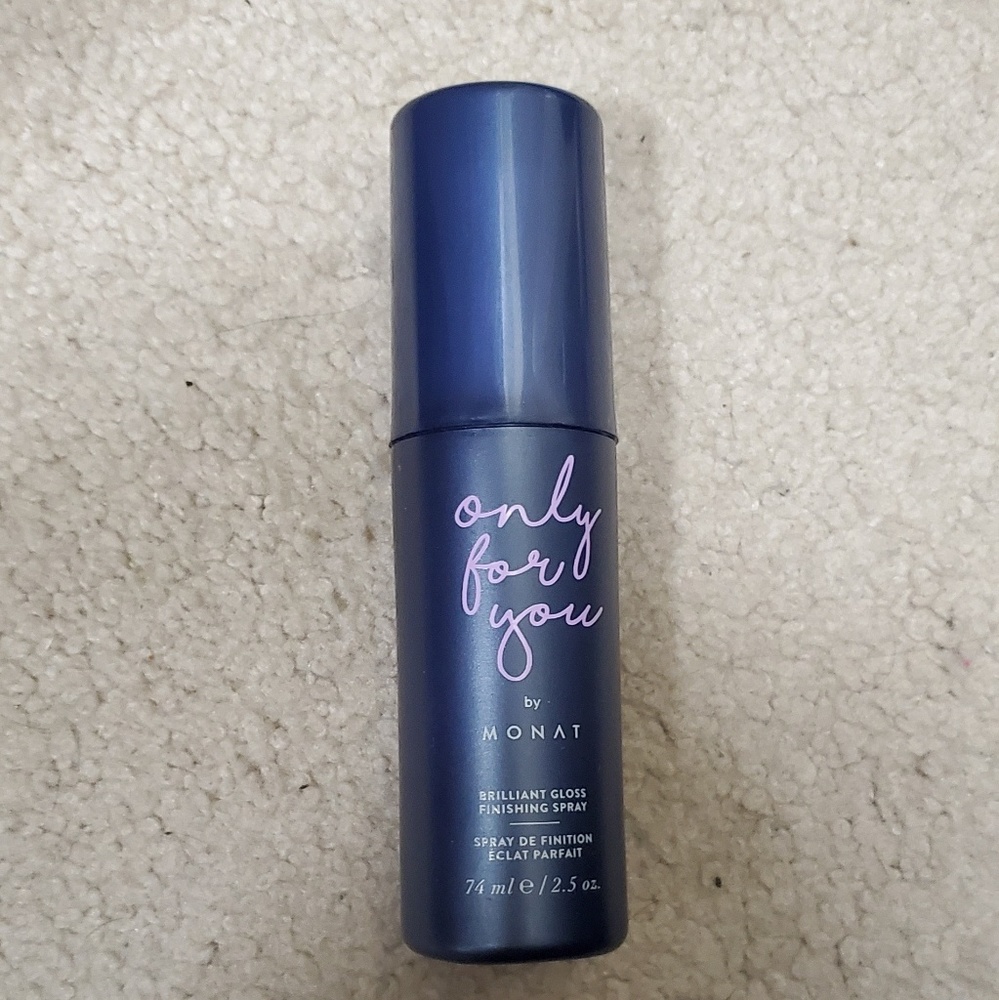 Monat finishing spray